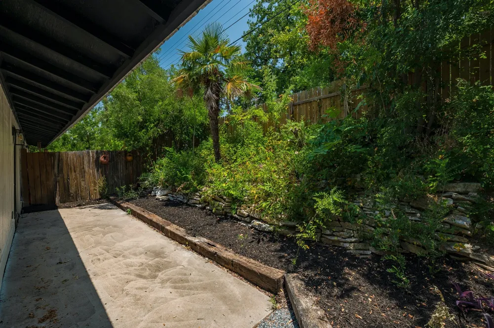 1706 Elmhurst Drive #B Austin, TX 78741