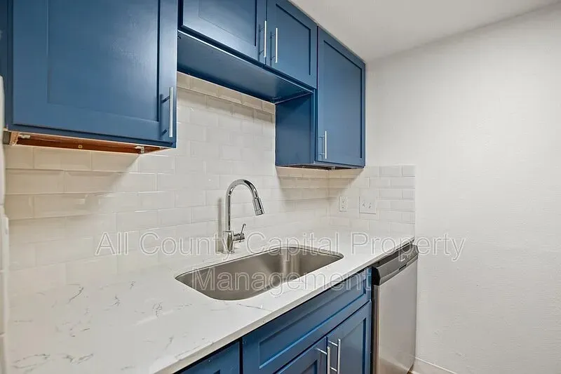 502 W 35th Street #103 Austin, TX 78705