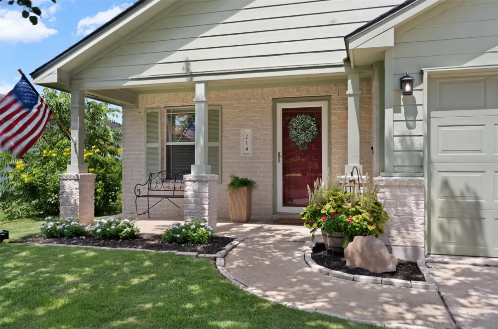 214 Jennifer Lane Bastrop, TX 78602