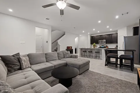 5801 Pleasanton Parkway