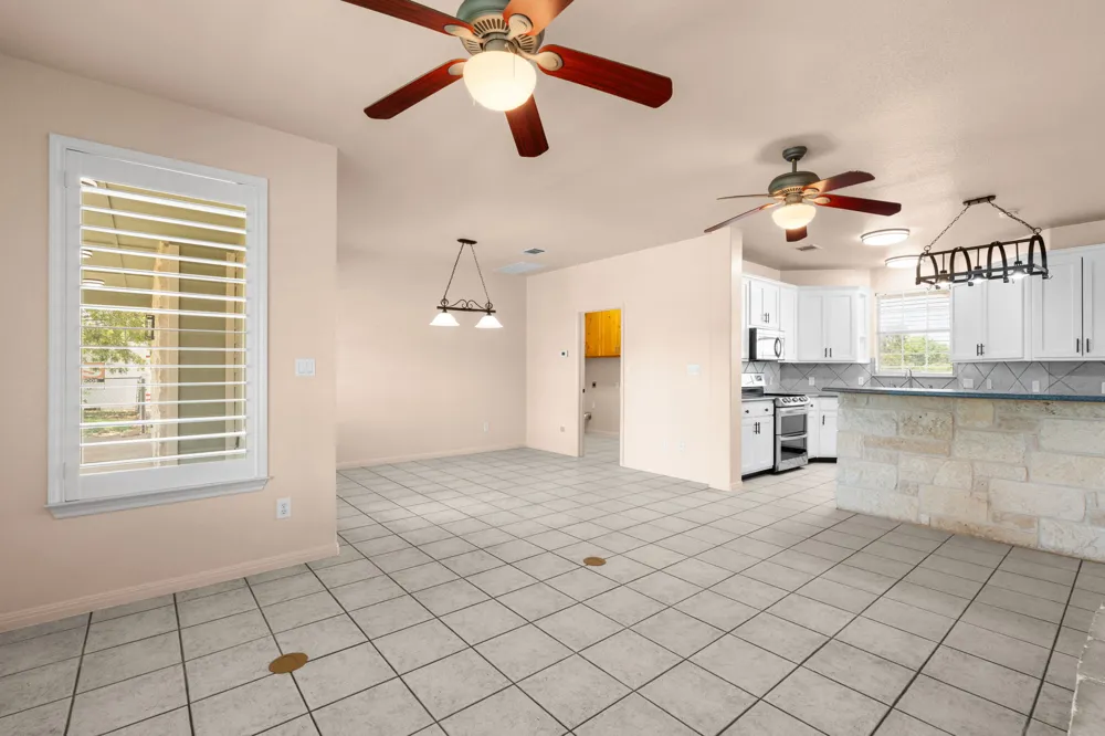 913 County Road 220 Florence, TX 76527