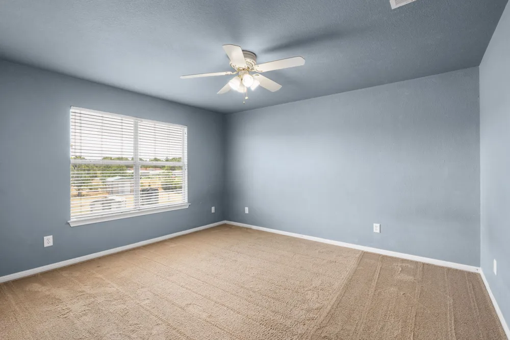 913 County Road 220 Florence, TX 76527
