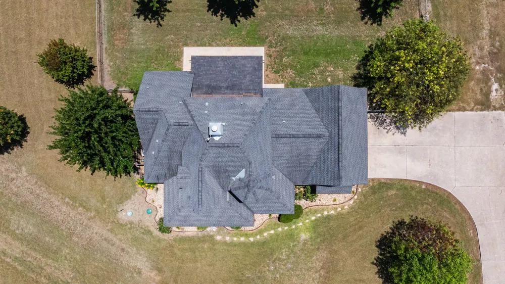 913 County Road 220 Florence, TX 76527