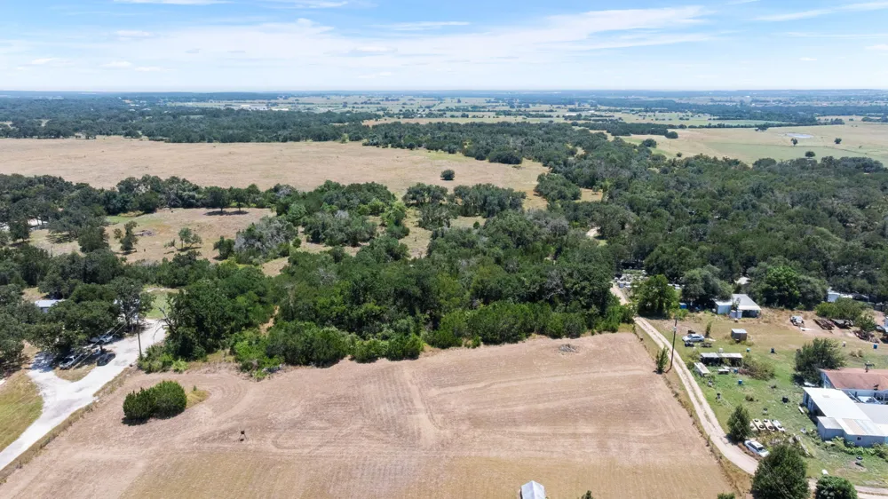 913 County Road 220 Florence, TX 76527