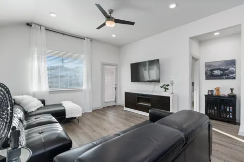 120 Scarborough Way