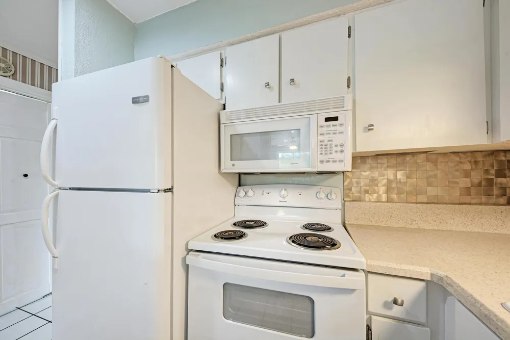 1202 Hi Stirrup #401 Horseshoe Bay, TX 78657