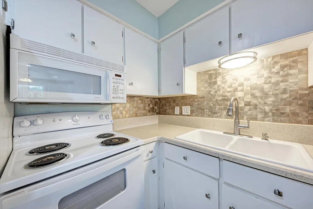 1202 Hi Stirrup #401 Horseshoe Bay, TX 78657