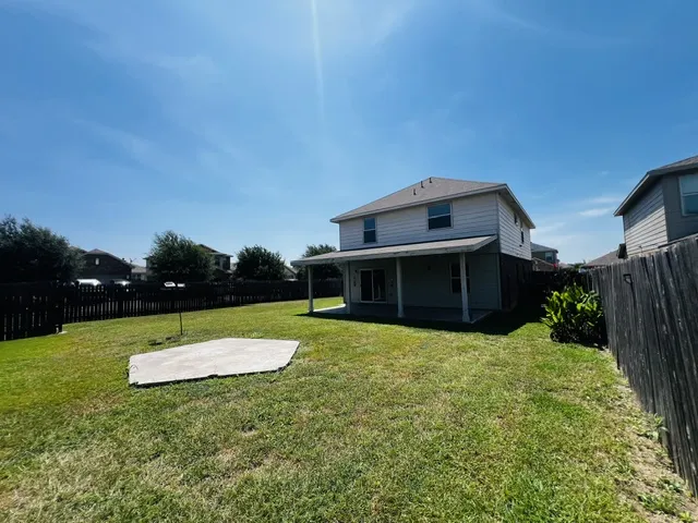 100 Magpie Goose Lane Leander, TX 78641