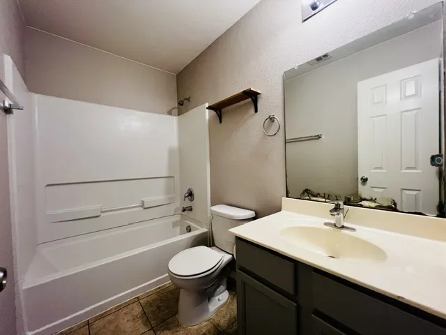 100 Magpie Goose Lane Leander, TX 78641