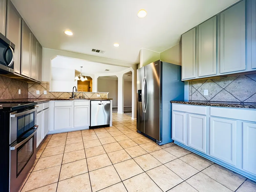 100 Magpie Goose Lane Leander, TX 78641