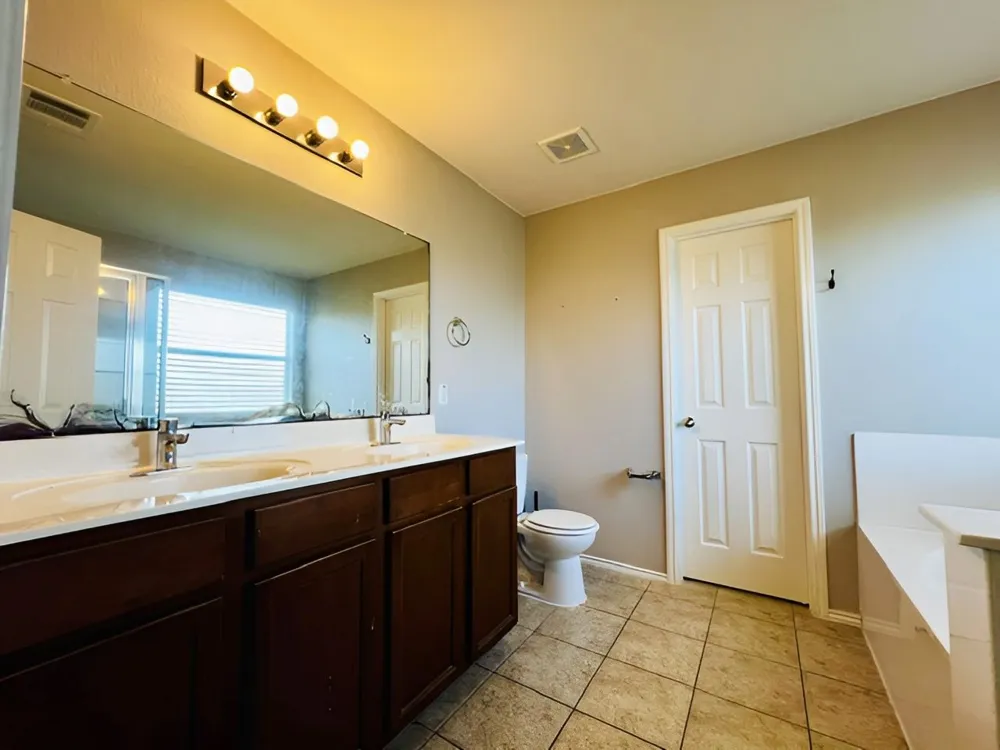 100 Magpie Goose Lane Leander, TX 78641