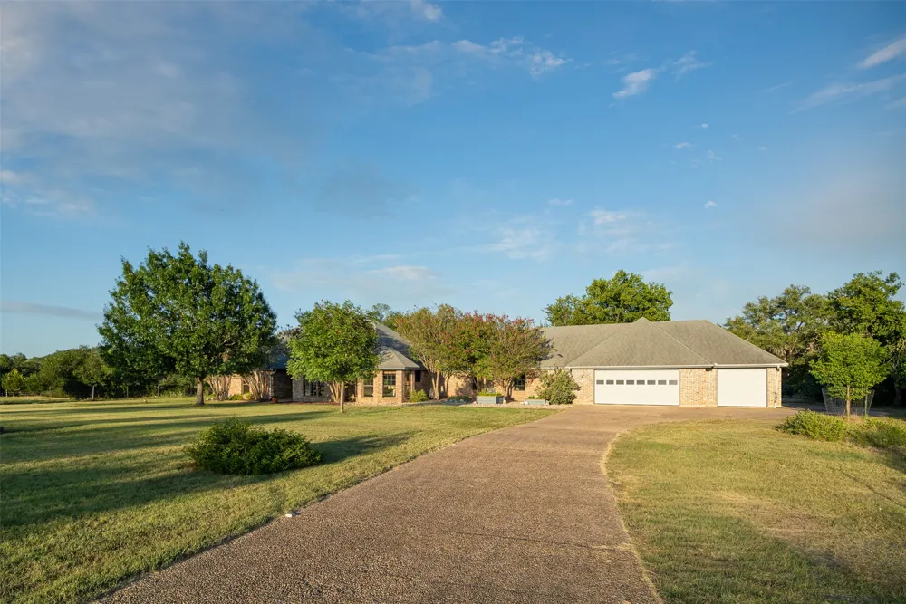 509 Roy Creek Lane Dripping Springs, TX 78620