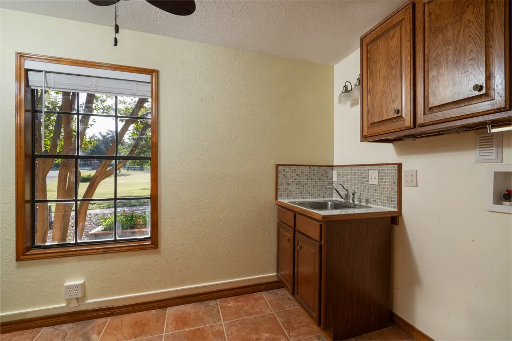 509 Roy Creek Lane Dripping Springs, TX 78620