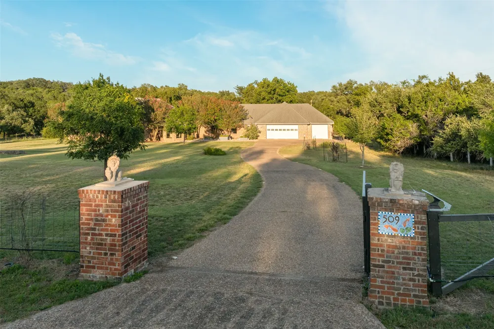 509 Roy Creek Lane Dripping Springs, TX 78620