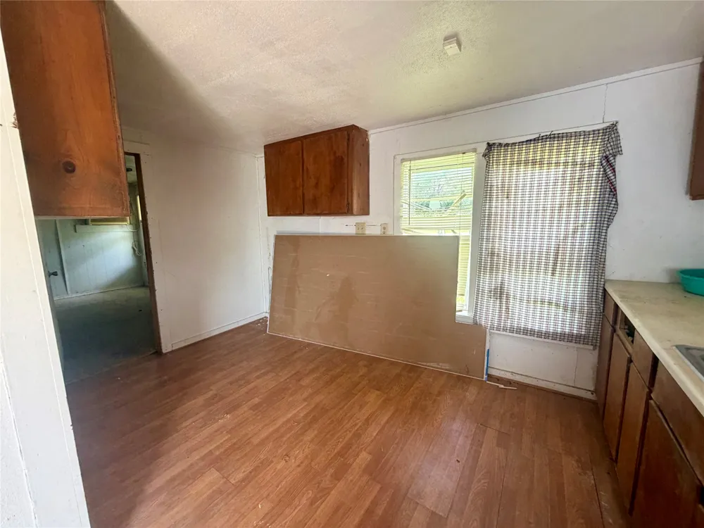 808 W Boundary Street Giddings, TX 78942