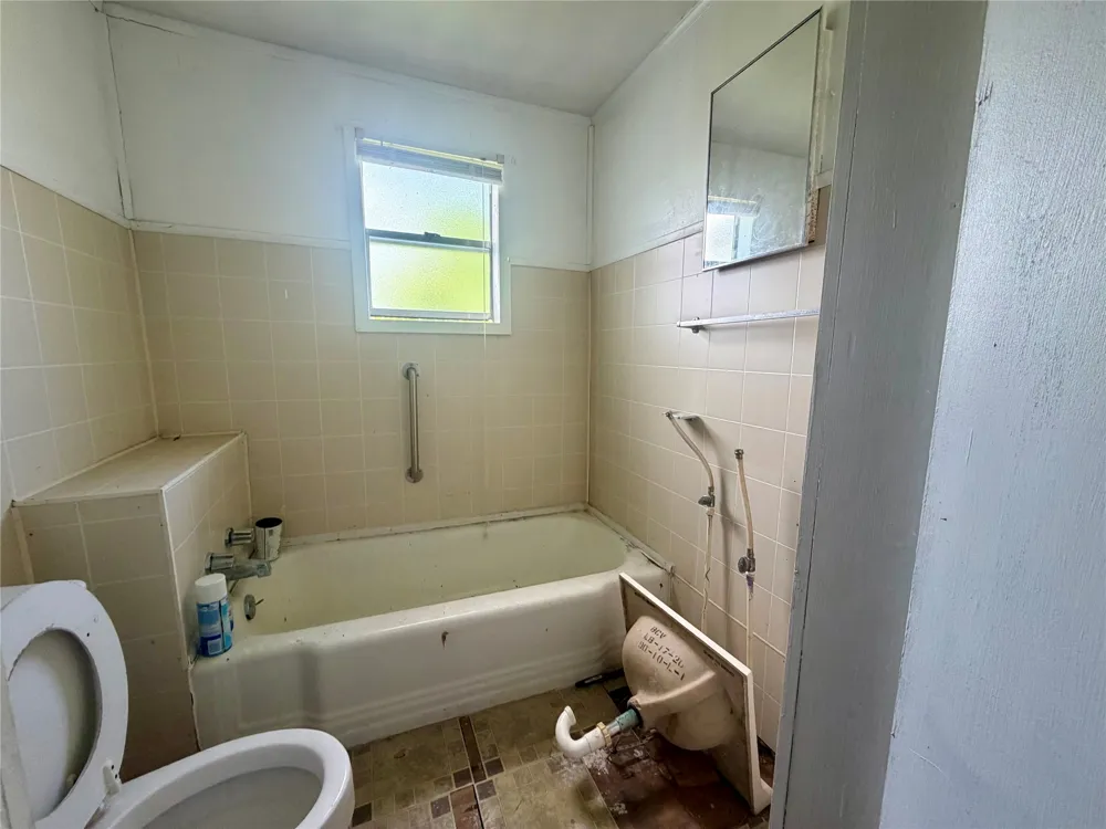 808 W Boundary Street Giddings, TX 78942