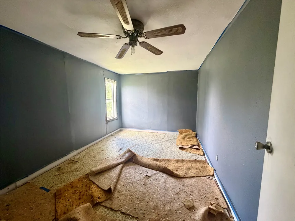 808 W Boundary Street Giddings, TX 78942