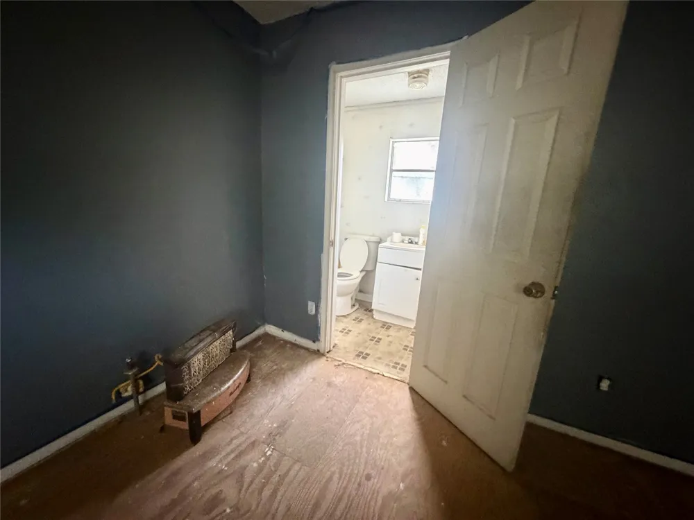 808 W Boundary Street Giddings, TX 78942