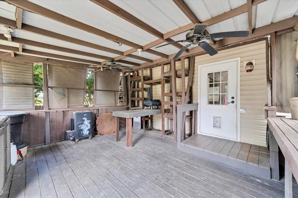 1500 Wattsville Road Luling, TX 78648