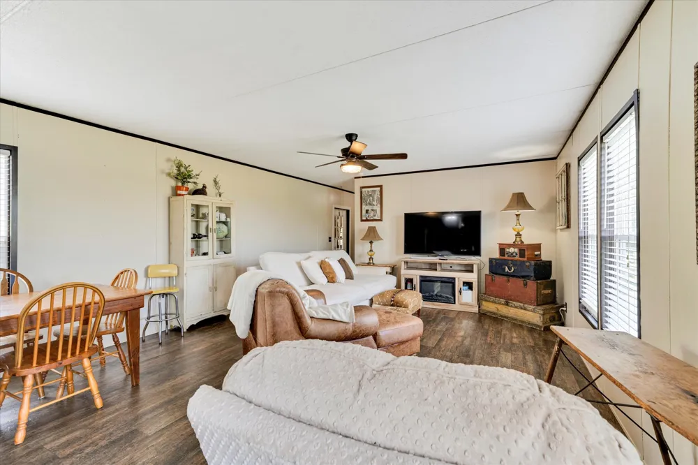 1500 Wattsville Road Luling, TX 78648