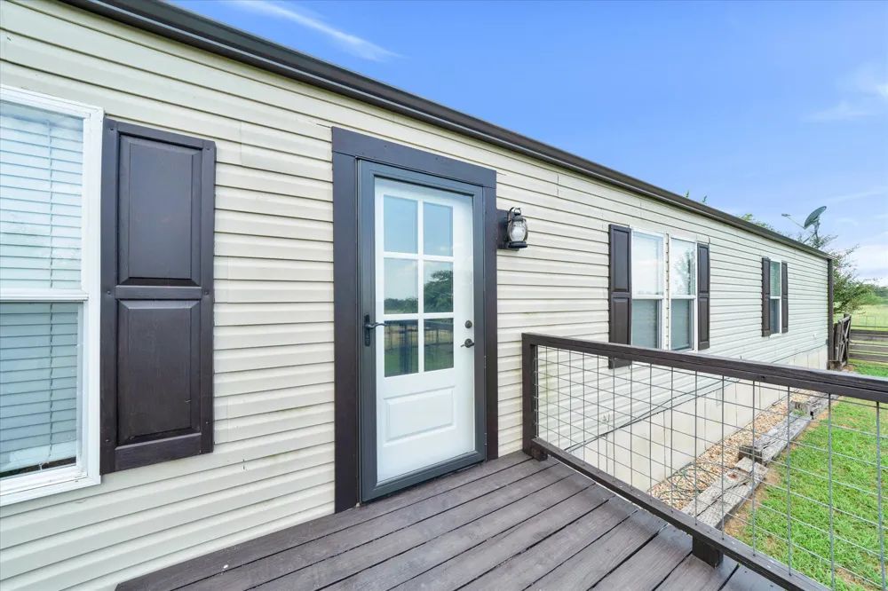 1500 Wattsville Road Luling, TX 78648