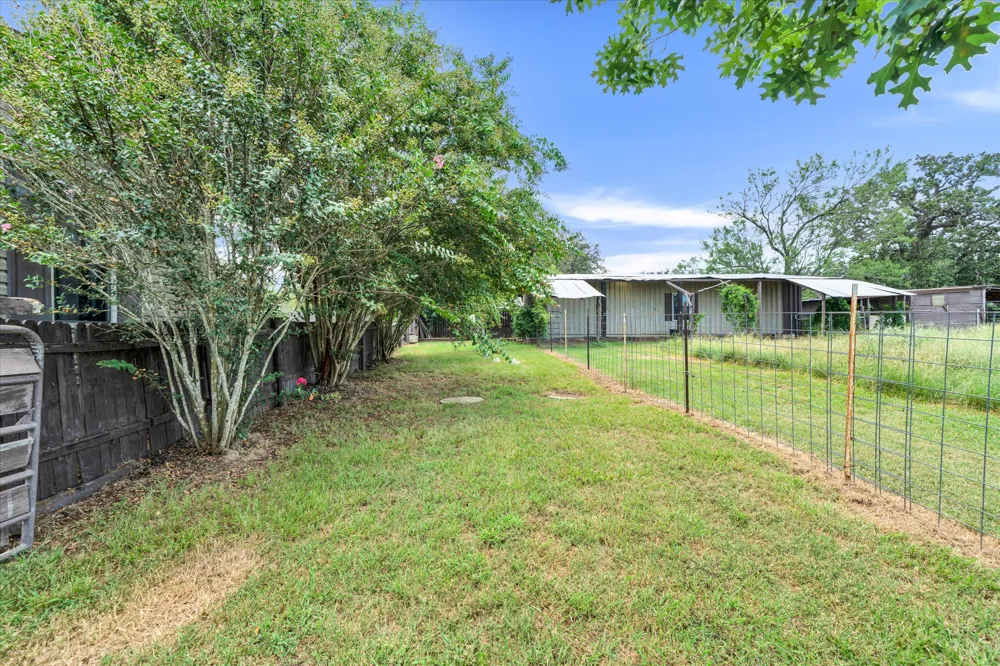 1500 Wattsville Road Luling, TX 78648