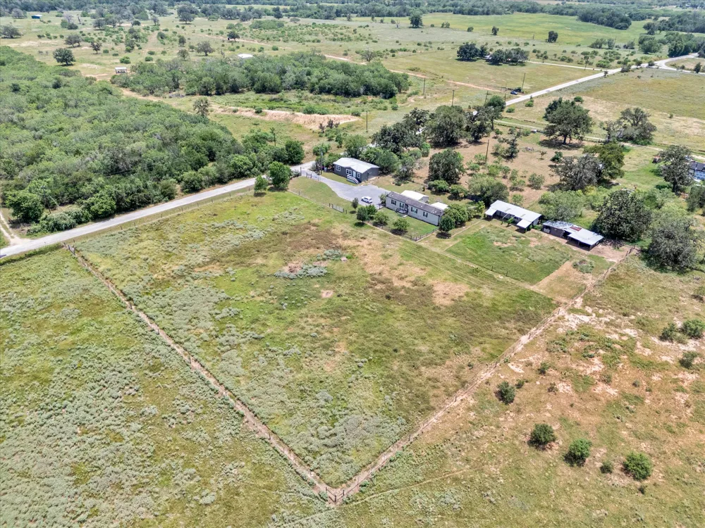 1500 Wattsville Road Luling, TX 78648