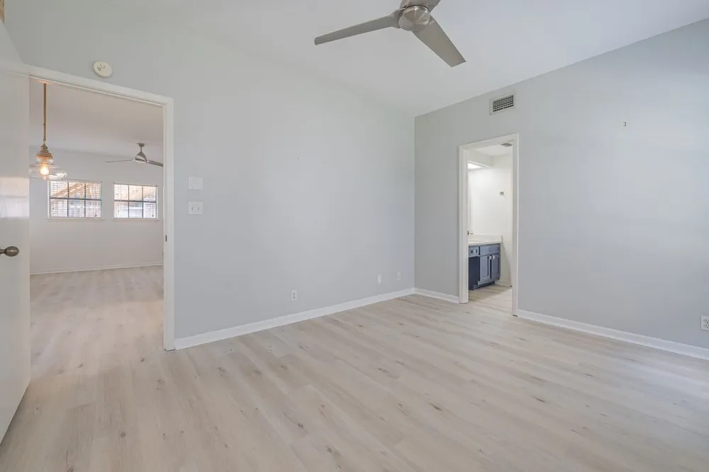210 Oak Bay Street #402 Rockport, TX 78382