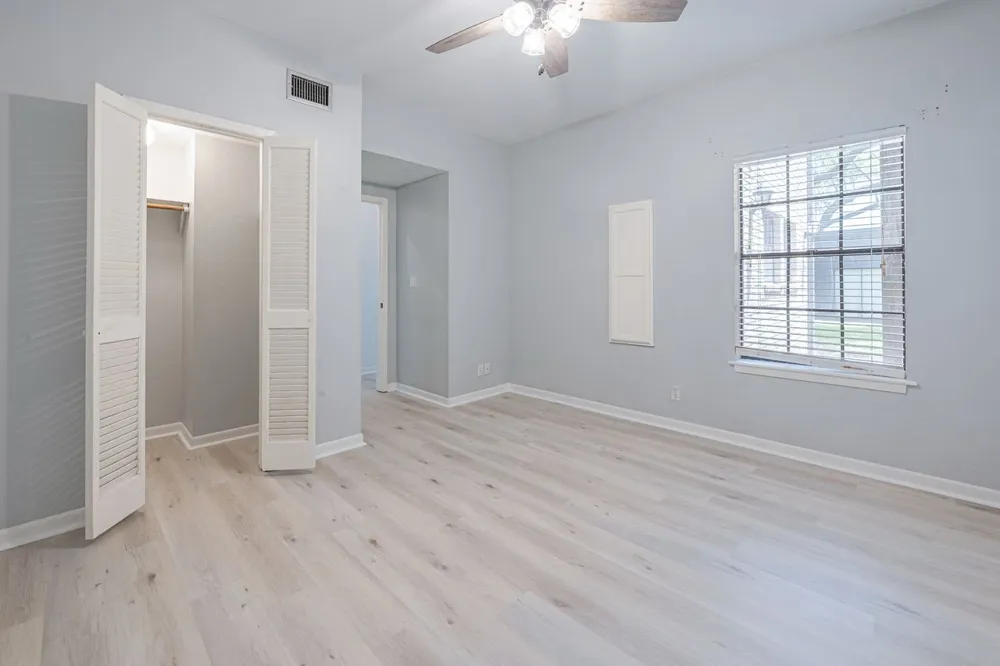 210 Oak Bay Street #402 Rockport, TX 78382
