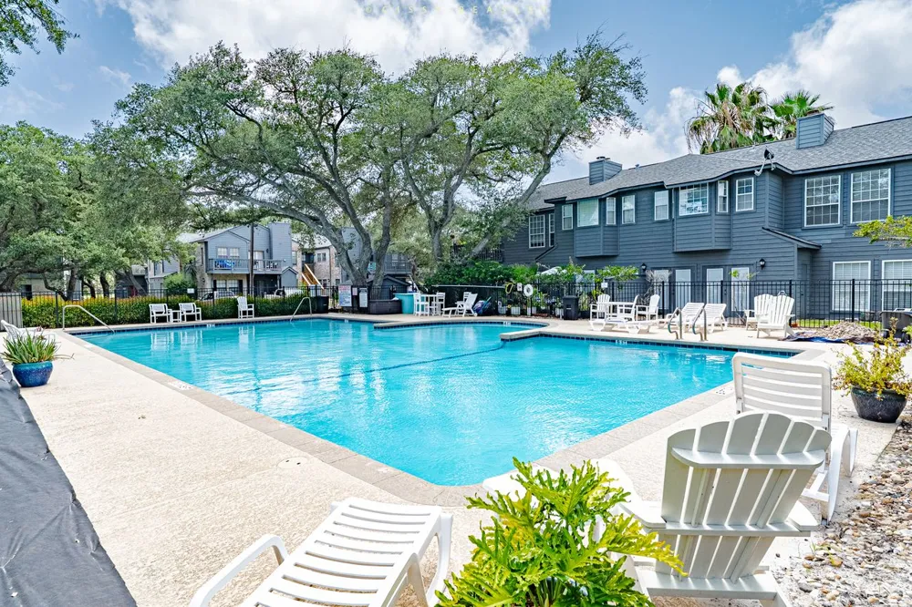 210 Oak Bay Street #402 Rockport, TX 78382