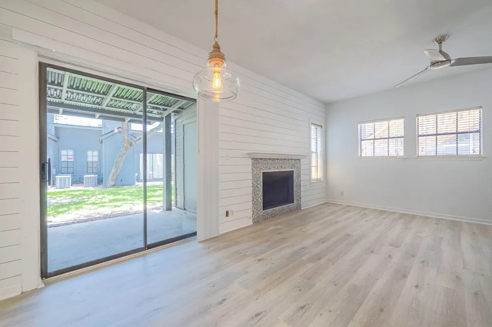 210 Oak Bay Street #402 Rockport, TX 78382