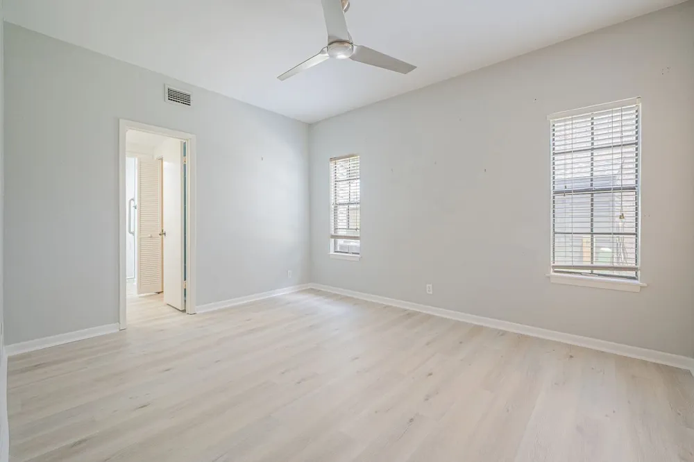 210 Oak Bay Street #402 Rockport, TX 78382
