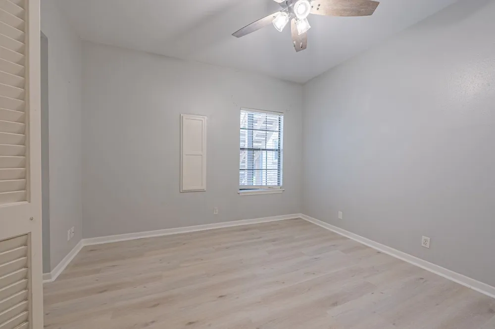 210 Oak Bay Street #402 Rockport, TX 78382