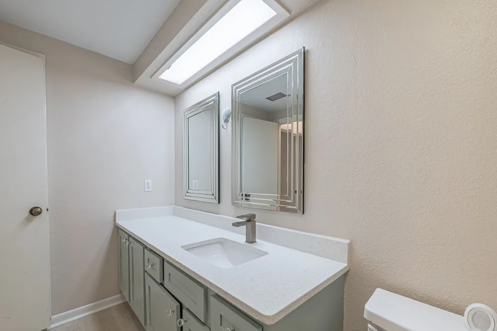 210 Oak Bay Street #402 Rockport, TX 78382