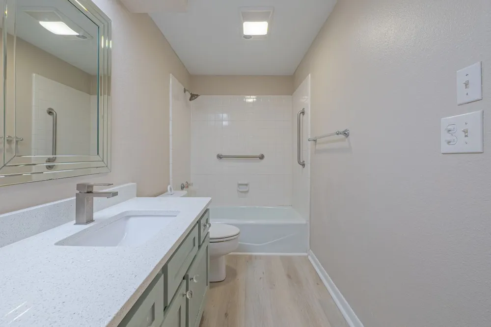 210 Oak Bay Street #402 Rockport, TX 78382