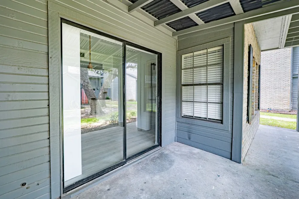 210 Oak Bay Street #402 Rockport, TX 78382