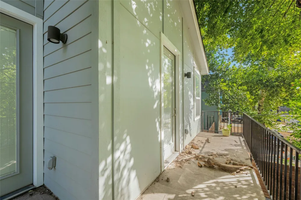 1114 Walton Lane #B Austin, TX 78721