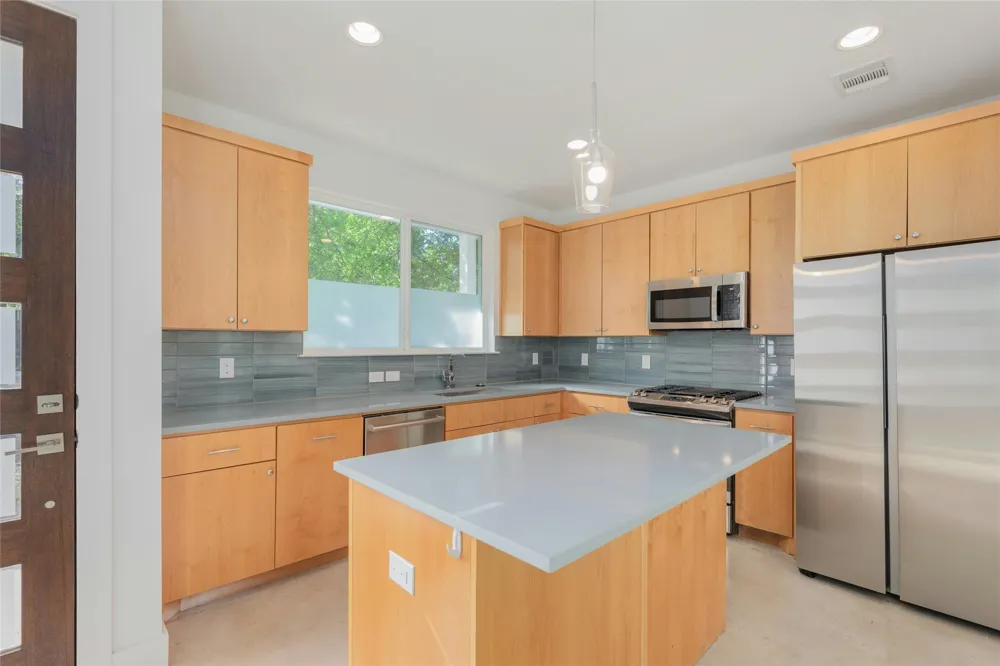 1114 Walton Lane #B Austin, TX 78721