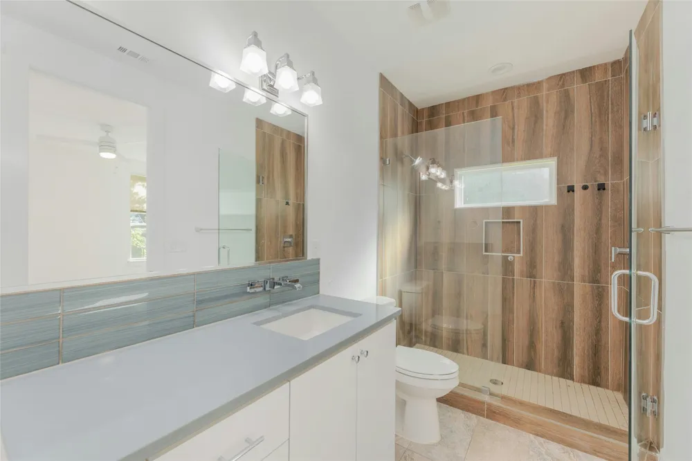 1114 Walton Lane #B Austin, TX 78721