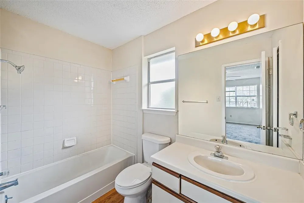 1015 E Yager Lane #84 Austin, TX 78753