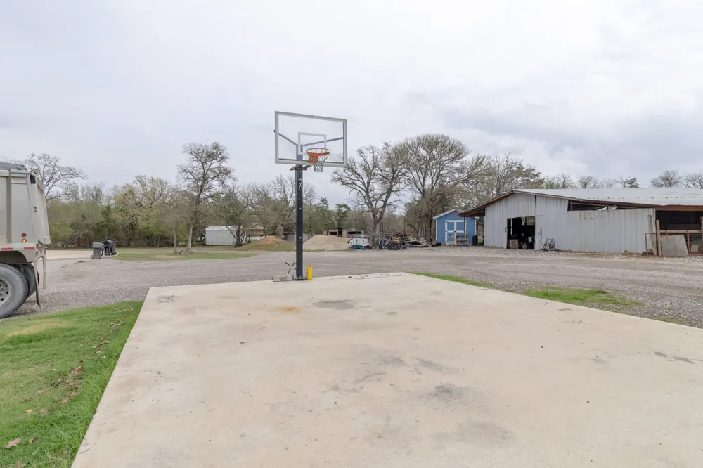 319 Lonesome Dove Drive Cedar Creek, TX 78612