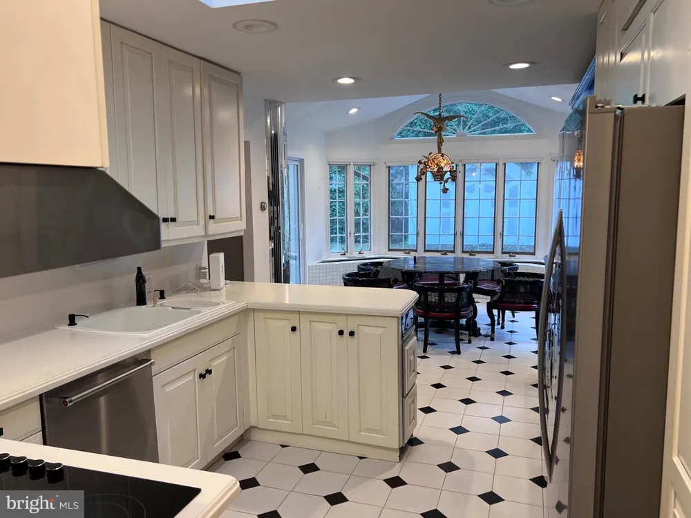 1868 PINE ROAD Huntingdon Valley, PA 19006