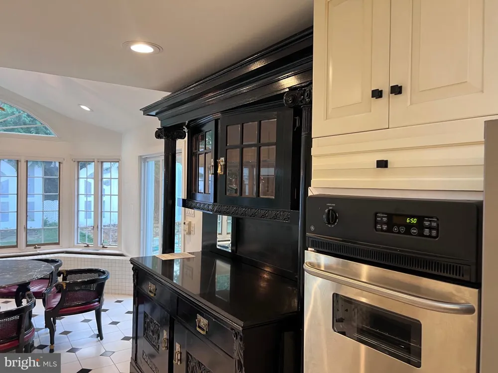 1868 PINE ROAD Huntingdon Valley, PA 19006
