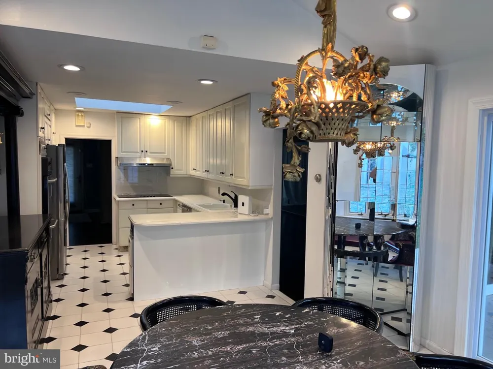 1868 PINE ROAD Huntingdon Valley, PA 19006
