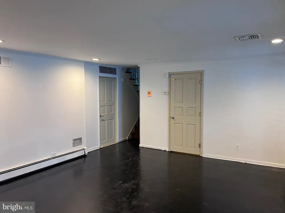 1868 PINE ROAD Huntingdon Valley, PA 19006