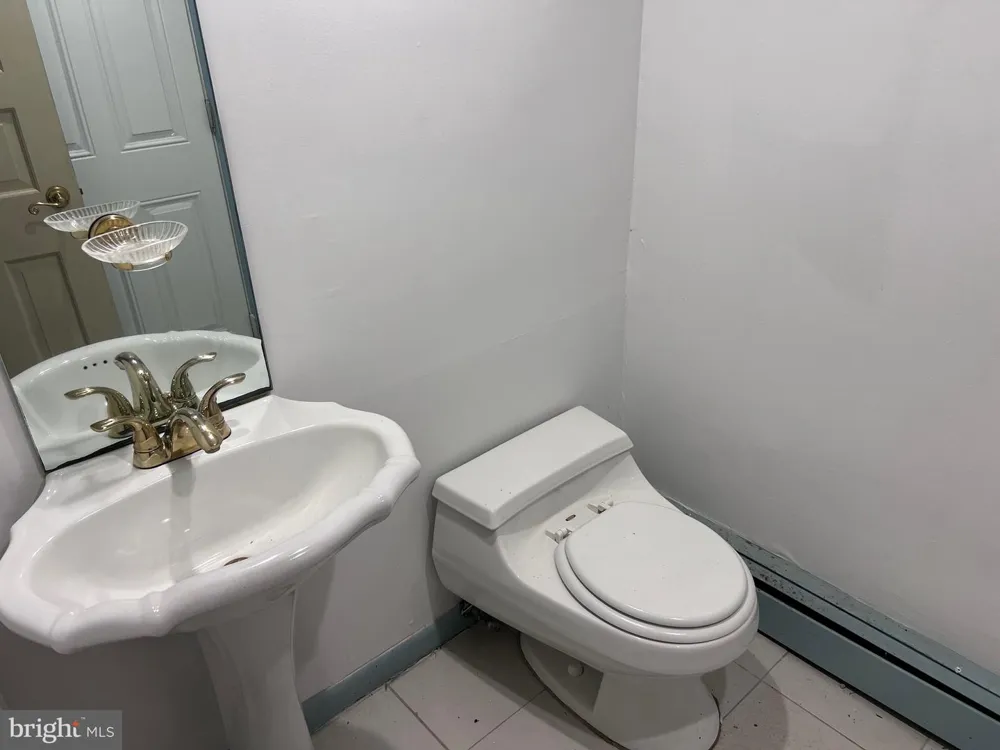 1868 PINE ROAD Huntingdon Valley, PA 19006