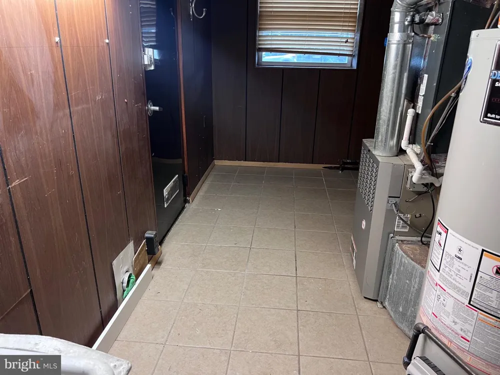 1868 PINE ROAD Huntingdon Valley, PA 19006