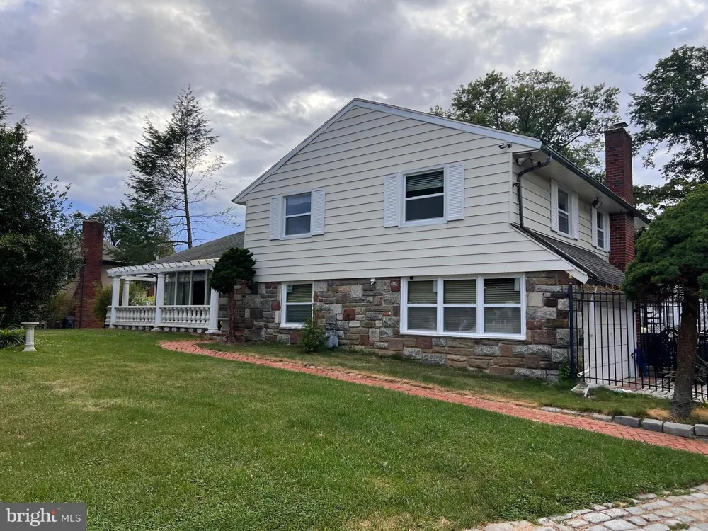 1868 PINE ROAD Huntingdon Valley, PA 19006