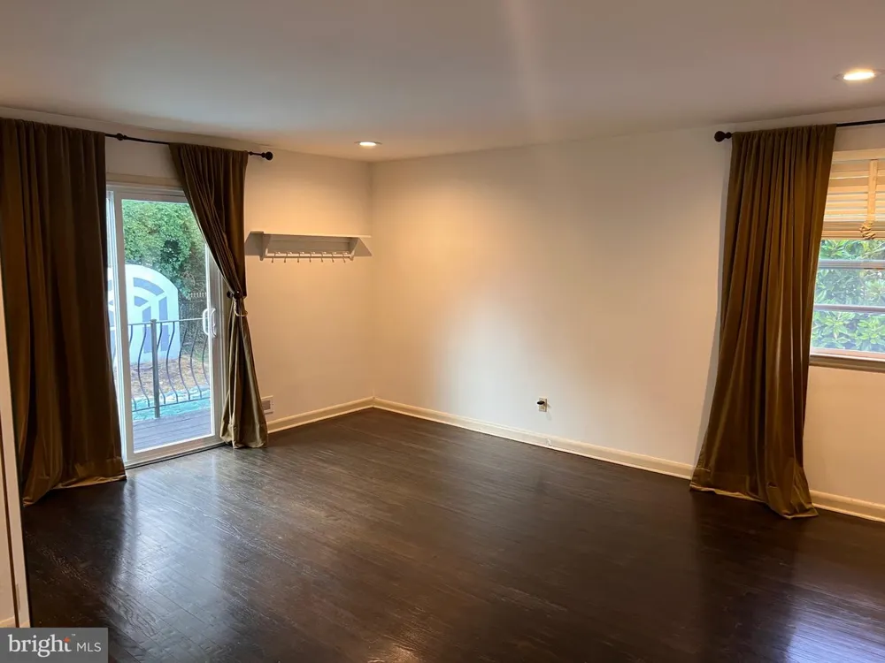 1868 PINE ROAD Huntingdon Valley, PA 19006