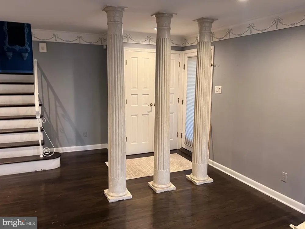 1868 PINE ROAD Huntingdon Valley, PA 19006